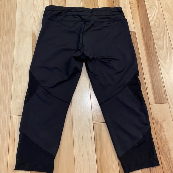 ATHLETA Black Mesh Solar Leggings Sz M - Picture 10 of 10